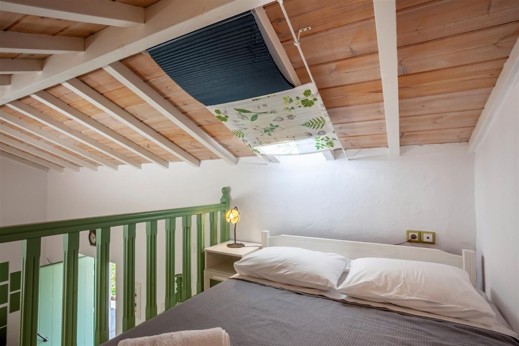 na-prodej-komplex-vila-a-studio-s-vyhledem-na-more-skopelos-recko