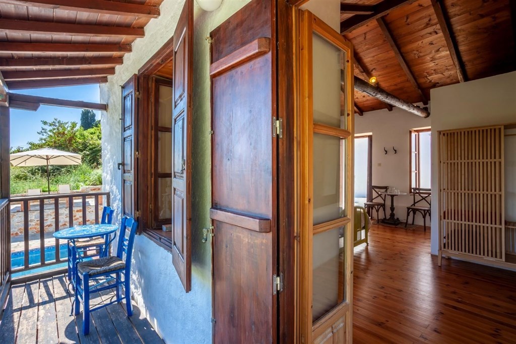na-prodej-komplex-vila-a-studio-s-vyhledem-na-more-skopelos-recko