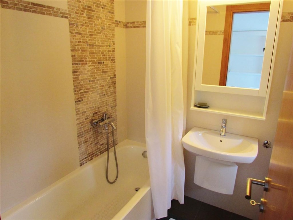 elegantni-radovy-dum-u-more-na-chalkidiki-recko