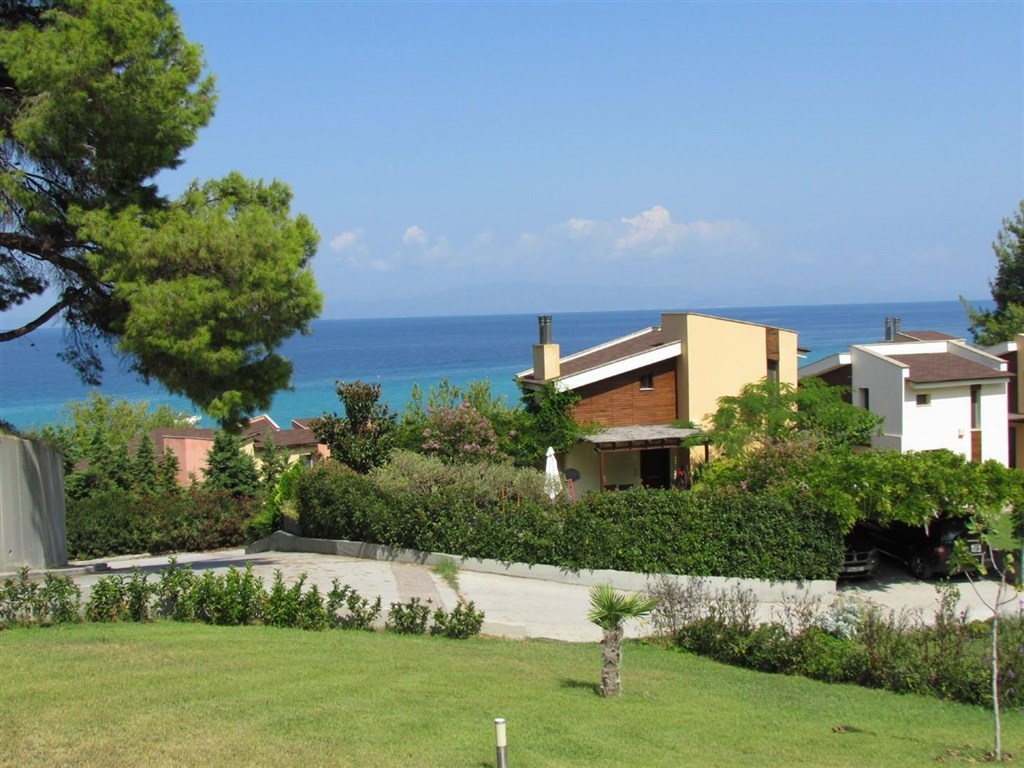 elegantni-radovy-dum-u-more-na-chalkidiki-recko