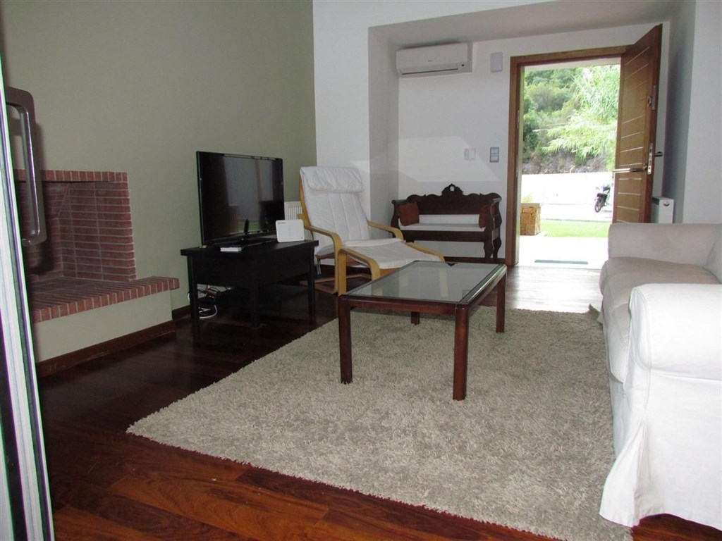 elegantni-radovy-dum-u-more-na-chalkidiki-recko