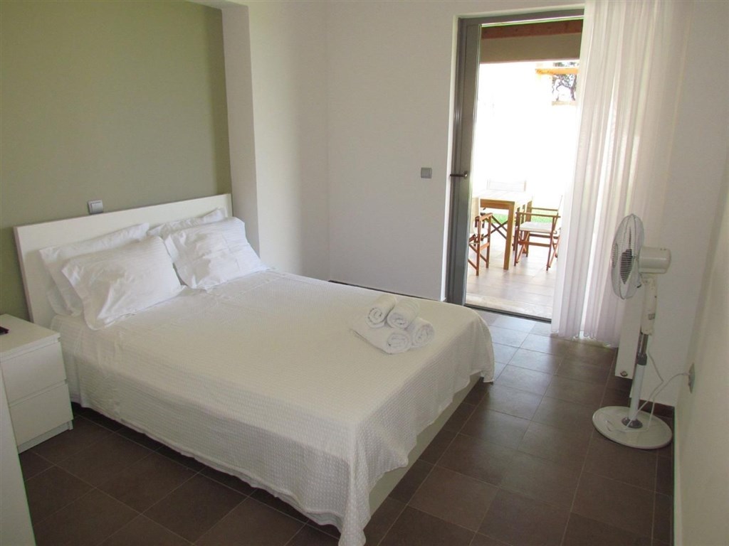 elegantni-radovy-dum-u-more-na-chalkidiki-recko