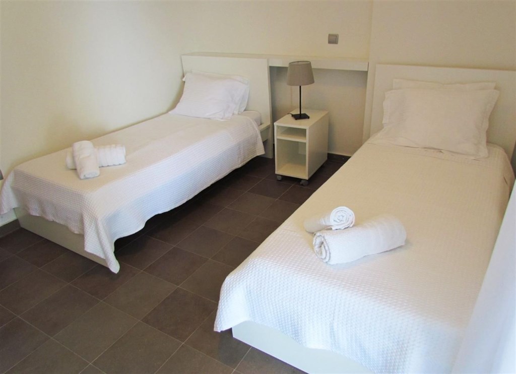 elegantni-radovy-dum-u-more-na-chalkidiki-recko