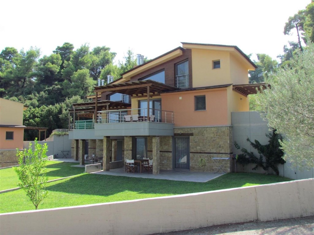 elegantni-radovy-dum-u-more-na-chalkidiki-recko