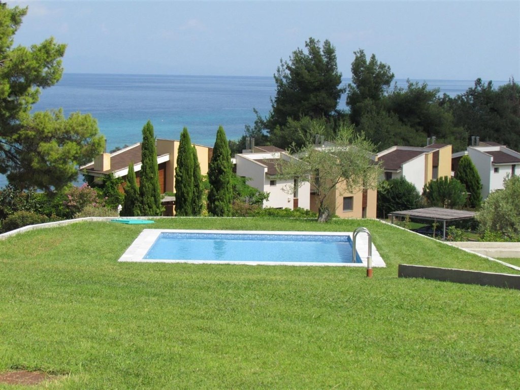 elegantni-radovy-dum-u-more-na-chalkidiki-recko