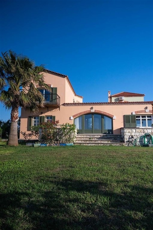 na-prodej-velka-rustikalni-vila-s-vyhledem-na-more-kreta-recko