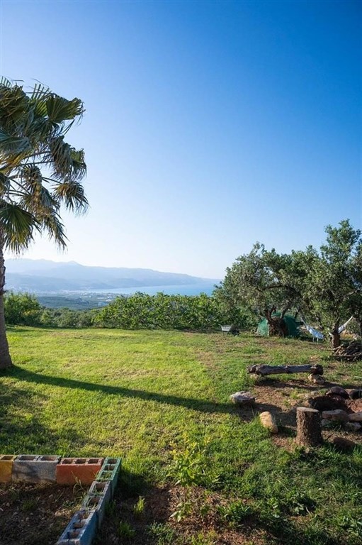 na-prodej-velka-rustikalni-vila-s-vyhledem-na-more-kreta-recko