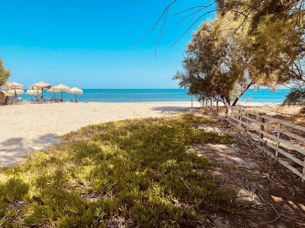 na-prodej-komplex-4-luxusnich-vil-primo-u-plaze-kreta-recko