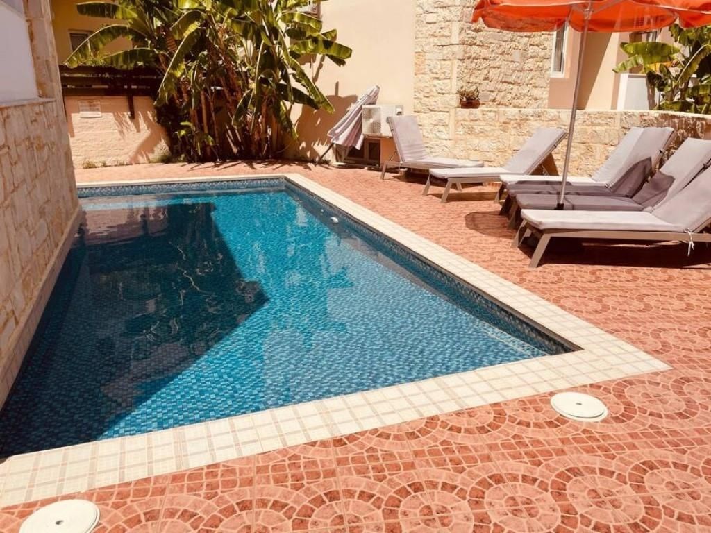 na-prodej-komplex-4-luxusnich-vil-primo-u-plaze-kreta-recko