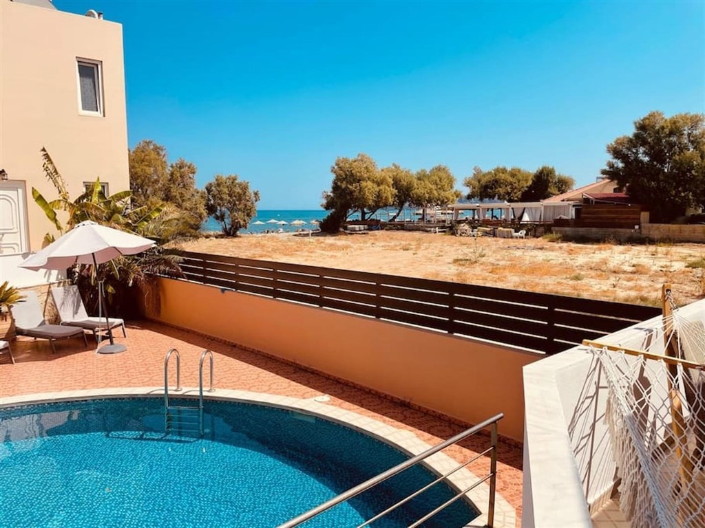 na-prodej-komplex-4-luxusnich-vil-primo-u-plaze-kreta-recko