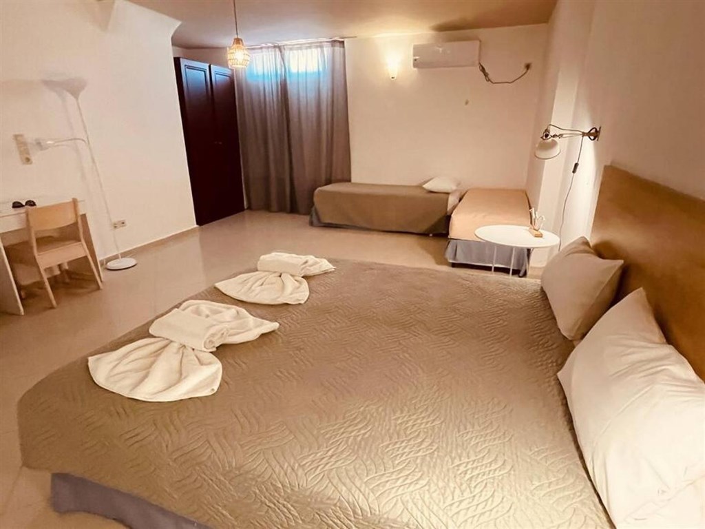 na-prodej-komplex-4-luxusnich-vil-primo-u-plaze-kreta-recko