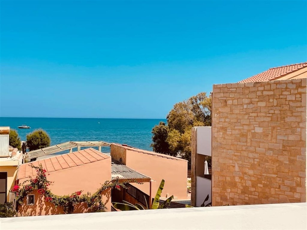 na-prodej-komplex-4-luxusnich-vil-primo-u-plaze-kreta-recko