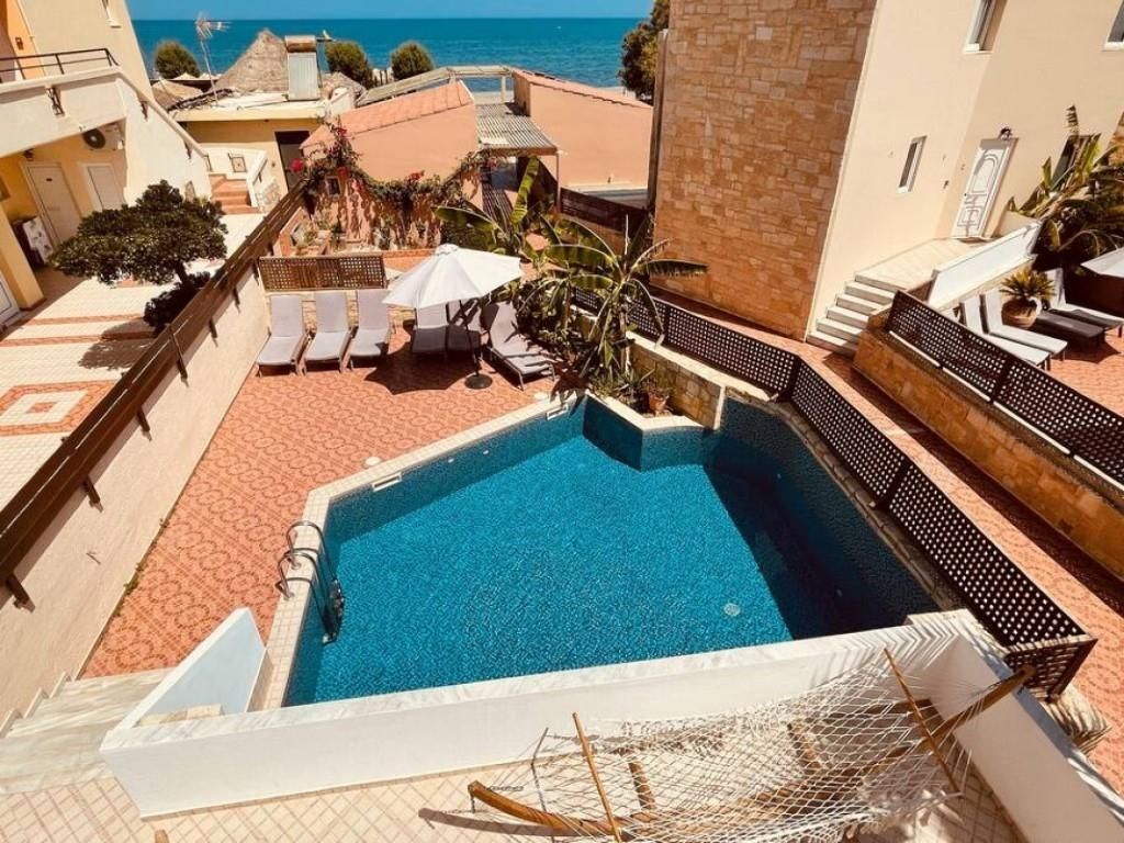 na-prodej-komplex-4-luxusnich-vil-primo-u-plaze-kreta-recko