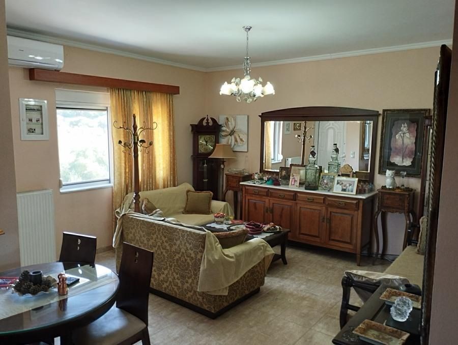 na-prodej-dum-se-3-apartmany-s-vyhledem-na-more-kreta-recko