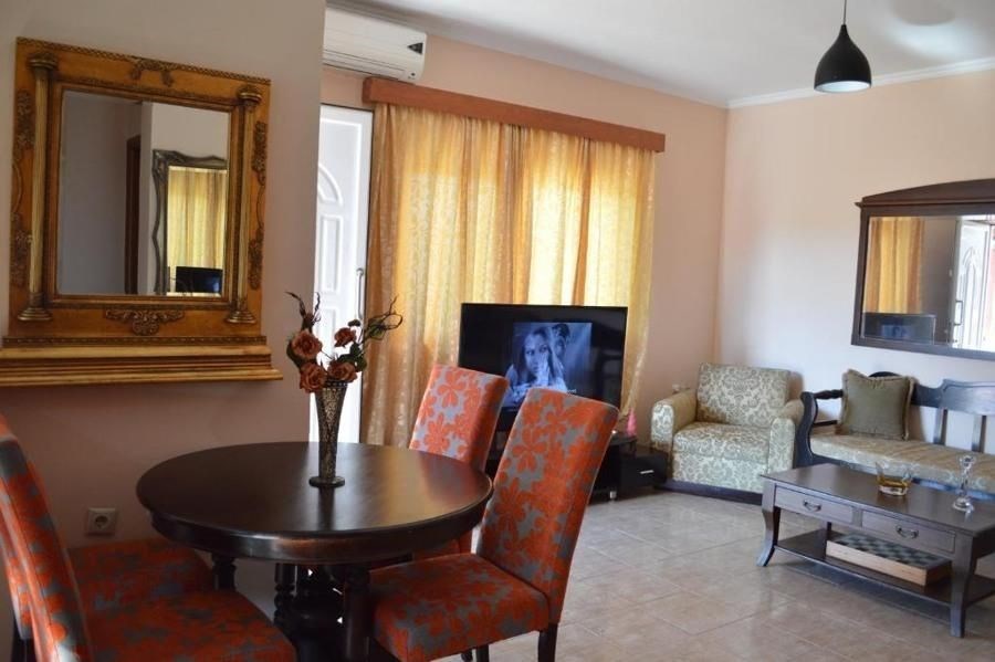 na-prodej-dum-se-3-apartmany-s-vyhledem-na-more-kreta-recko
