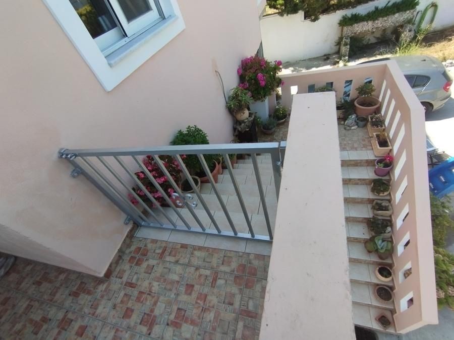 na-prodej-dum-se-3-apartmany-s-vyhledem-na-more-kreta-recko