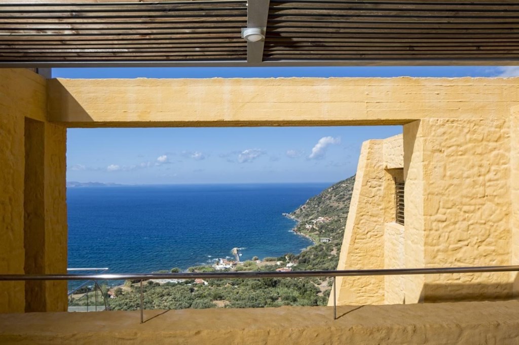 dve-fantasticke-vily-s-otevrenym-vyhledem-na-more-kreta-recko