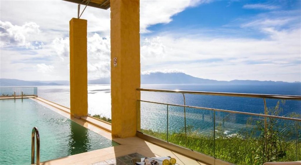 dve-fantasticke-vily-s-otevrenym-vyhledem-na-more-kreta-recko
