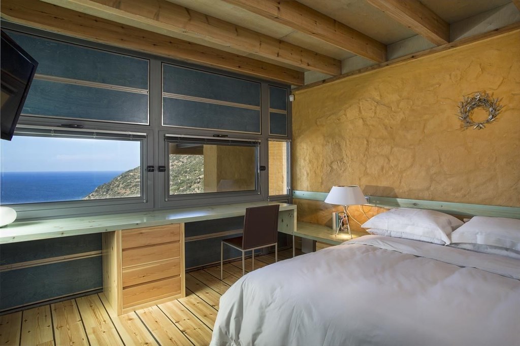 dve-fantasticke-vily-s-otevrenym-vyhledem-na-more-kreta-recko