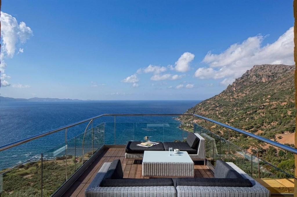 dve-fantasticke-vily-s-otevrenym-vyhledem-na-more-kreta-recko