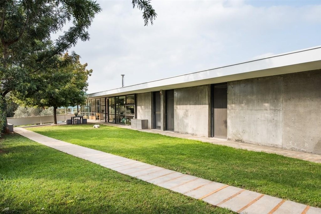 vila-ve-stylu-moderniho-funkcionalismu-blizko-centra-kreta-recko