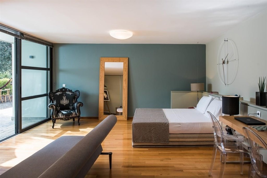 vila-ve-stylu-moderniho-funkcionalismu-blizko-centra-kreta-recko