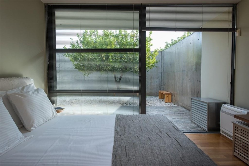 vila-ve-stylu-moderniho-funkcionalismu-blizko-centra-kreta-recko