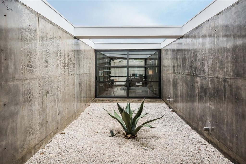 vila-ve-stylu-moderniho-funkcionalismu-blizko-centra-kreta-recko