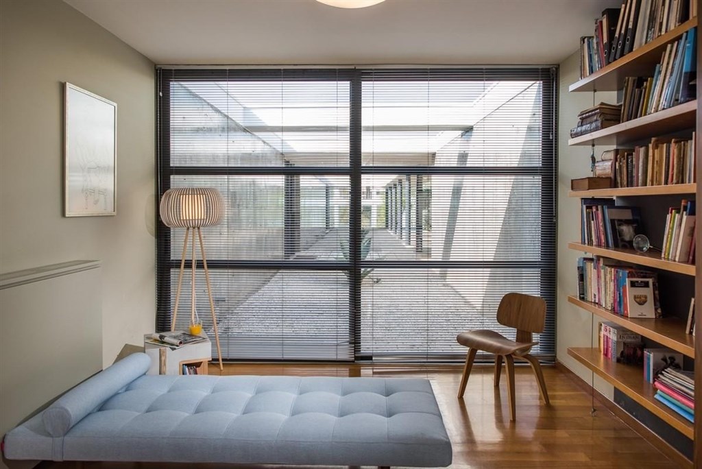 vila-ve-stylu-moderniho-funkcionalismu-blizko-centra-kreta-recko