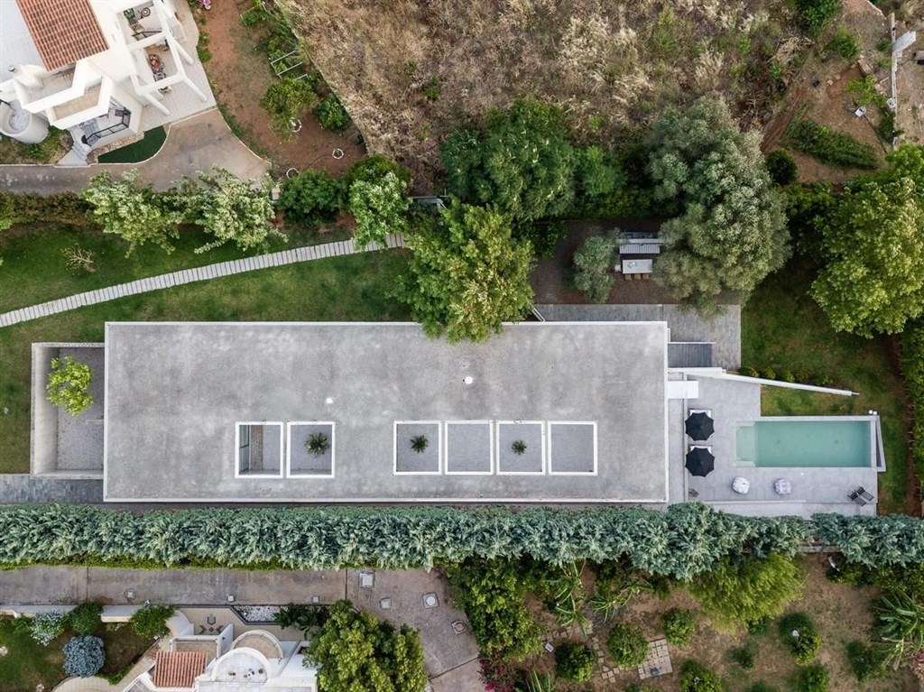 vila-ve-stylu-moderniho-funkcionalismu-blizko-centra-kreta-recko