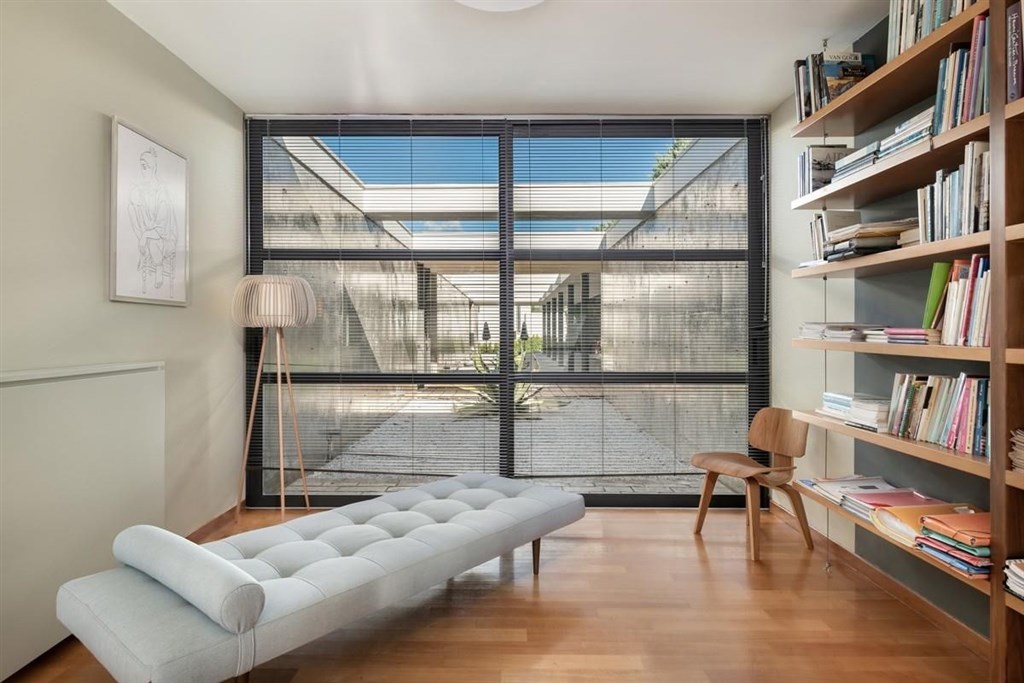 vila-ve-stylu-moderniho-funkcionalismu-blizko-centra-kreta-recko