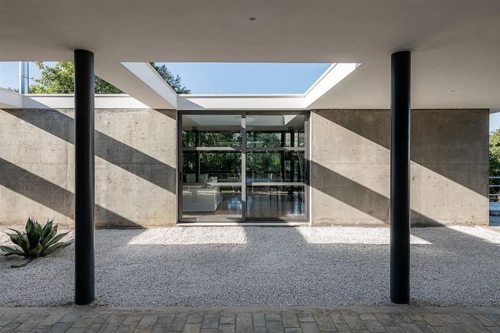 vila-ve-stylu-moderniho-funkcionalismu-blizko-centra-kreta-recko