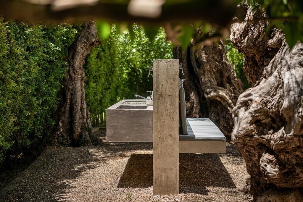 vila-ve-stylu-moderniho-funkcionalismu-blizko-centra-kreta-recko