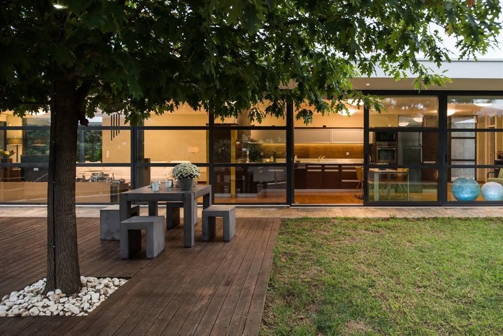 vila-ve-stylu-moderniho-funkcionalismu-blizko-centra-kreta-recko