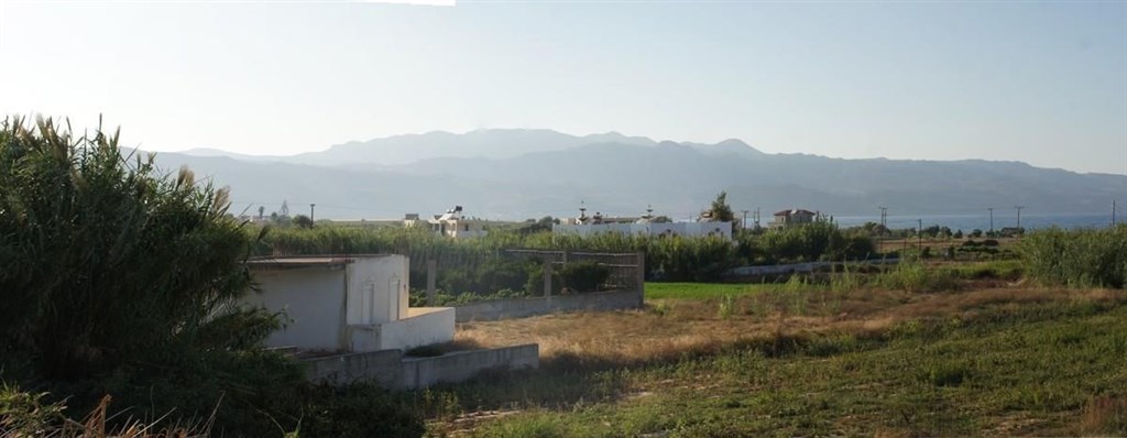 dve-nove-vily-blizko-u-more-a-s-vyhledem-na-nej-kreta-recko