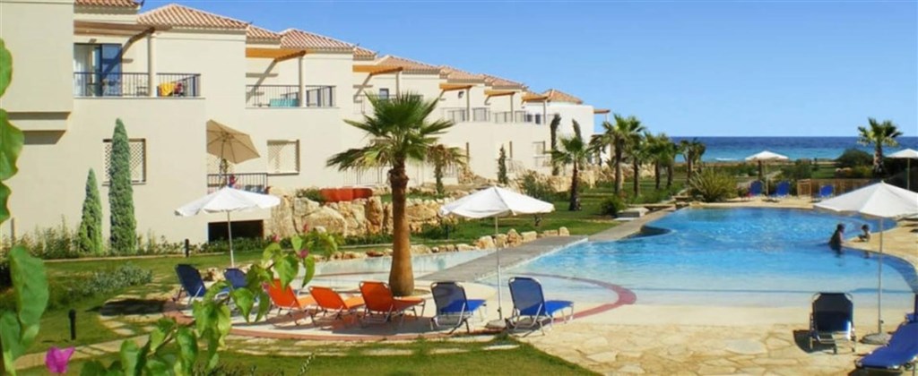 na-prodej-apartman-v-komplexu-v-prvni-rade-u-more-kreta-recko