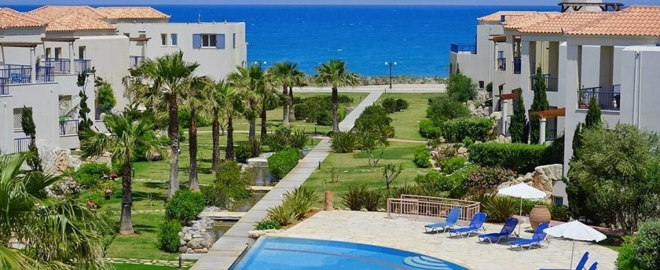 na-prodej-apartman-v-komplexu-v-prvni-rade-u-more-kreta-recko