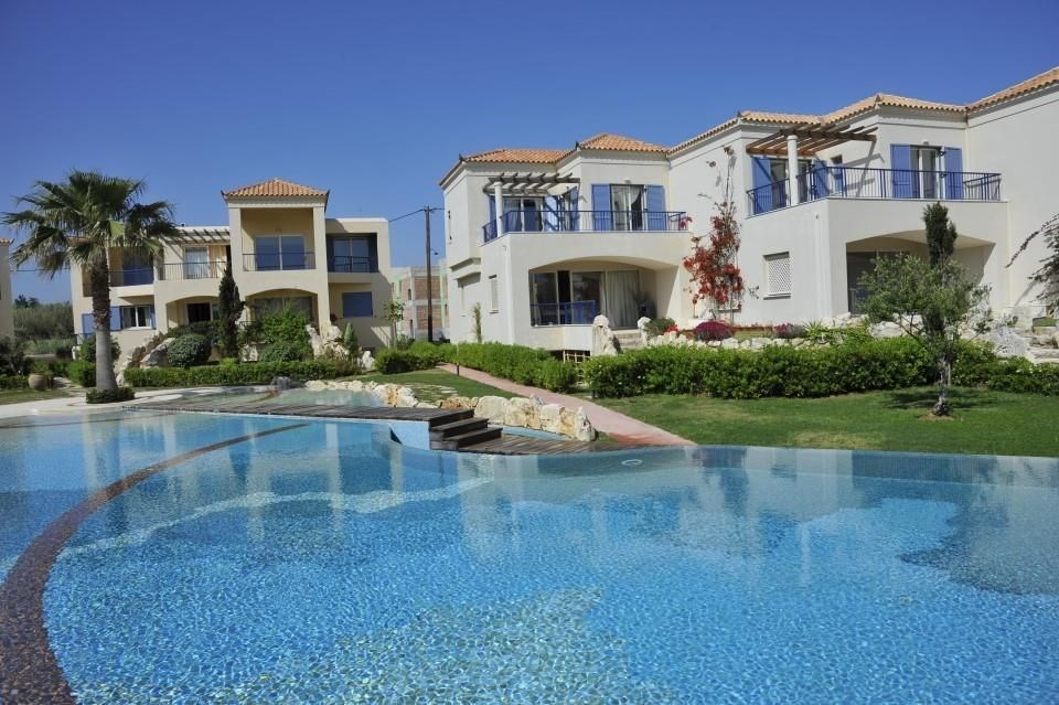 na-prodej-apartman-v-komplexu-v-prvni-rade-u-more-kreta-recko