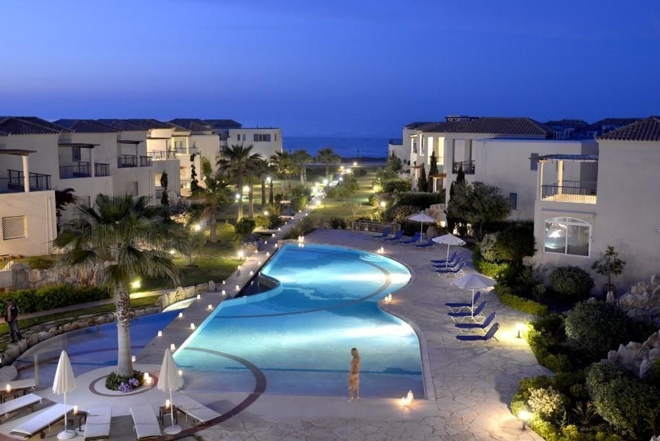 na-prodej-apartman-v-komplexu-v-prvni-rade-u-more-kreta-recko