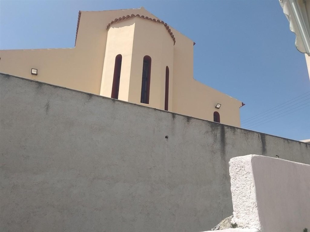 prijemny-radovy-kamenny-dum-s-terasou-kreta-recko