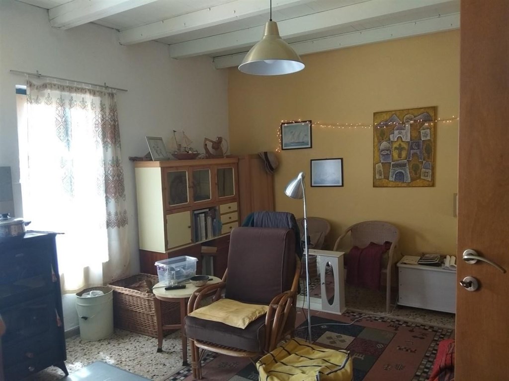 prijemny-radovy-kamenny-dum-s-terasou-kreta-recko