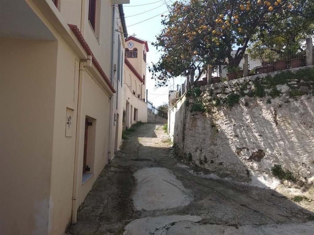 prijemny-radovy-kamenny-dum-s-terasou-kreta-recko