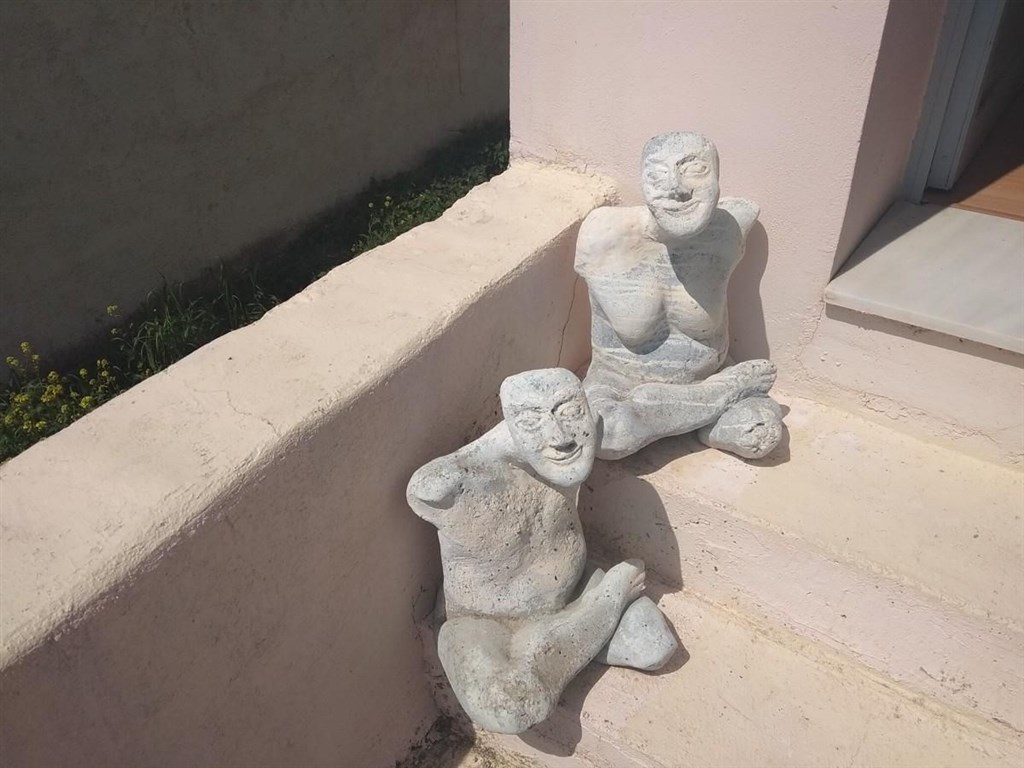 prijemny-radovy-kamenny-dum-s-terasou-kreta-recko