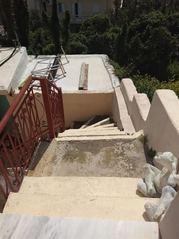 prijemny-radovy-kamenny-dum-s-terasou-kreta-recko