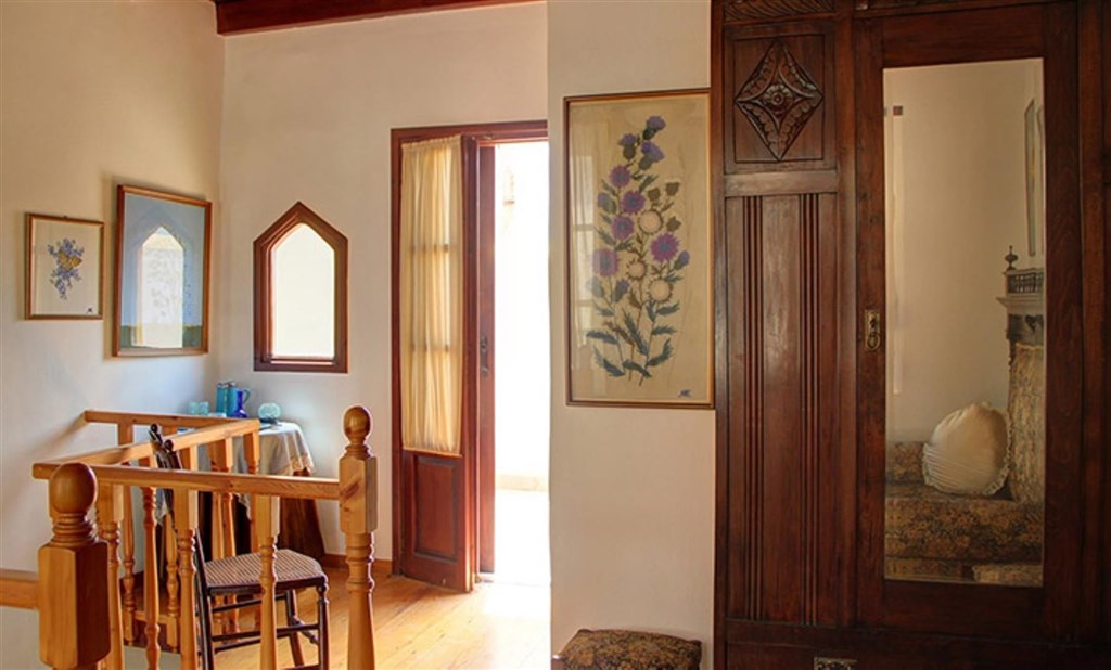 kamenny-dum-v-historickem-centru-a-blizko-more-kreta-recko