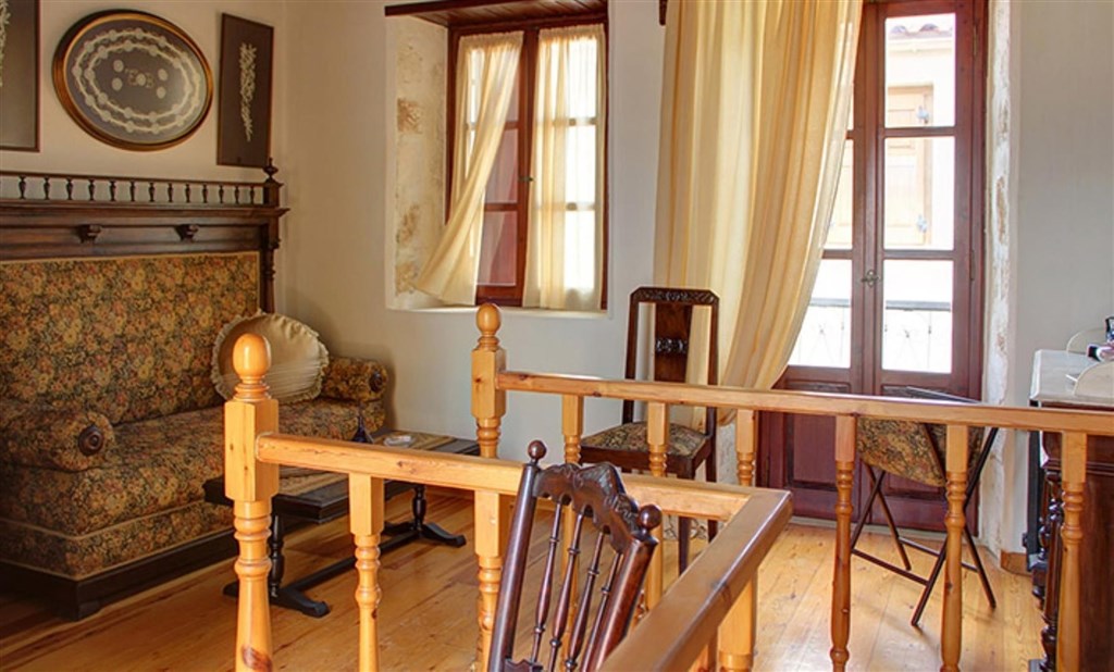 kamenny-dum-v-historickem-centru-a-blizko-more-kreta-recko
