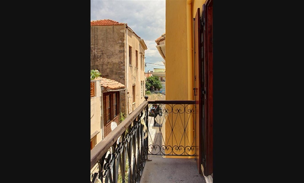 kamenny-dum-v-historickem-centru-a-blizko-more-kreta-recko