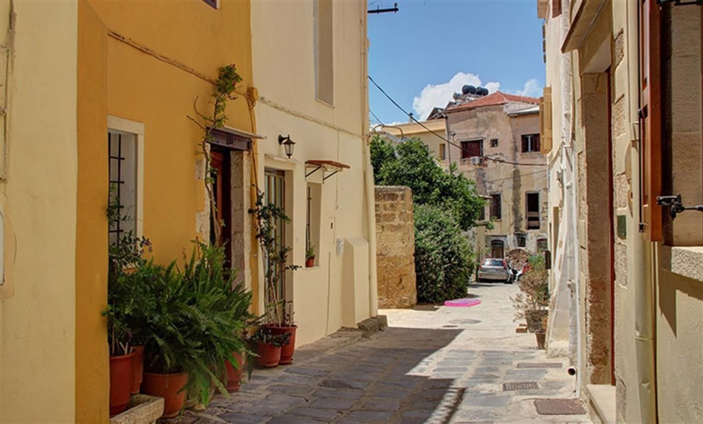 kamenny-dum-v-historickem-centru-a-blizko-more-kreta-recko