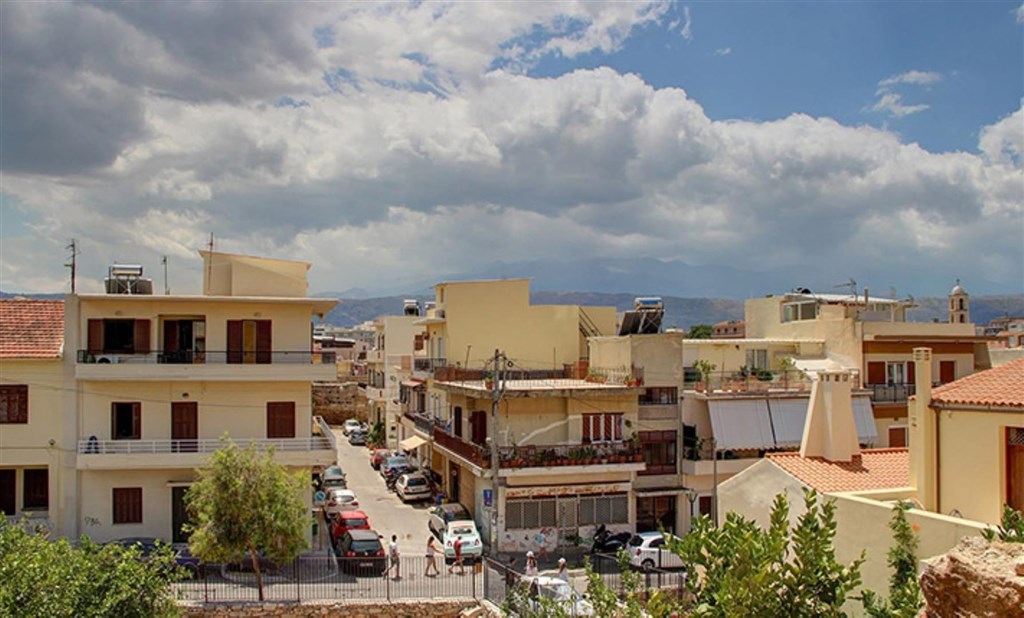 kamenny-dum-v-historickem-centru-a-blizko-more-kreta-recko