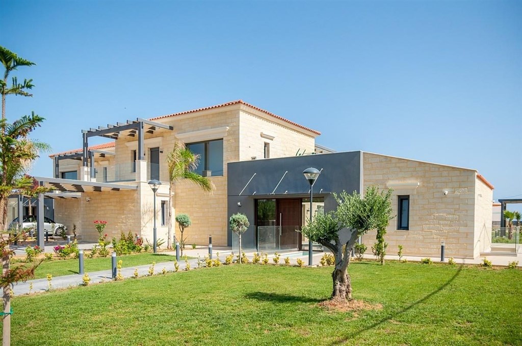 luxusni-moderni-vila-s-bazenem-v-bezprostredni-blizkosti-more-kreta-recko